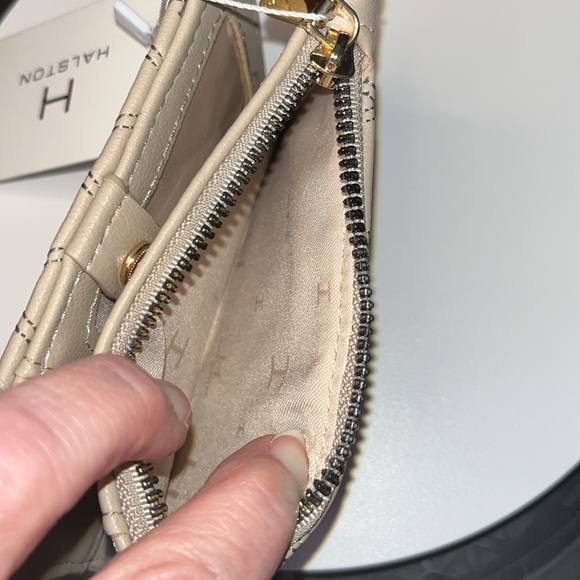 H. Halston NWT Wallet  ID holder coin purse quilted  Taupe  5.5”w x 3.5”h x .75d - Picture 9 of 15